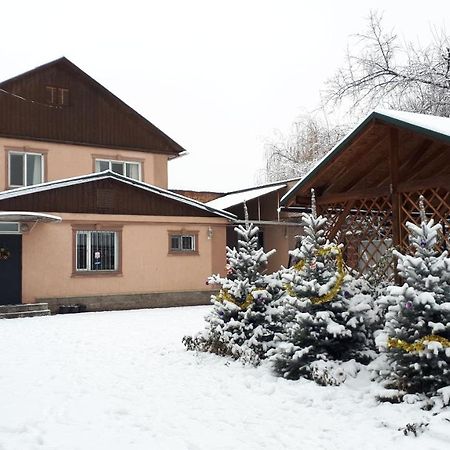 World Travelers Hostel Алматы Экстерьер фото
