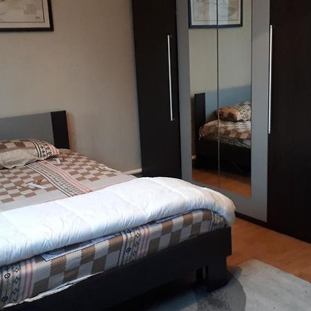 World Travelers Hostel Алматы Экстерьер фото
