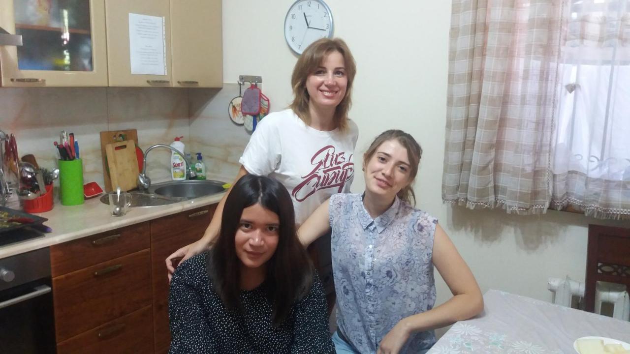 World Travelers Hostel Алматы Экстерьер фото