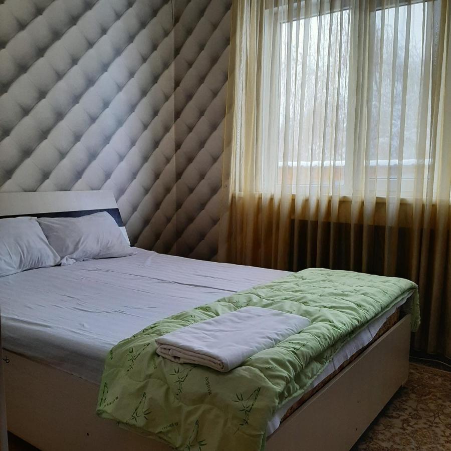World Travelers Hostel Алматы Экстерьер фото
