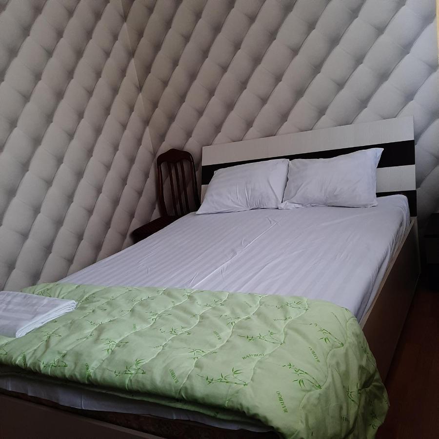 World Travelers Hostel Алматы Экстерьер фото