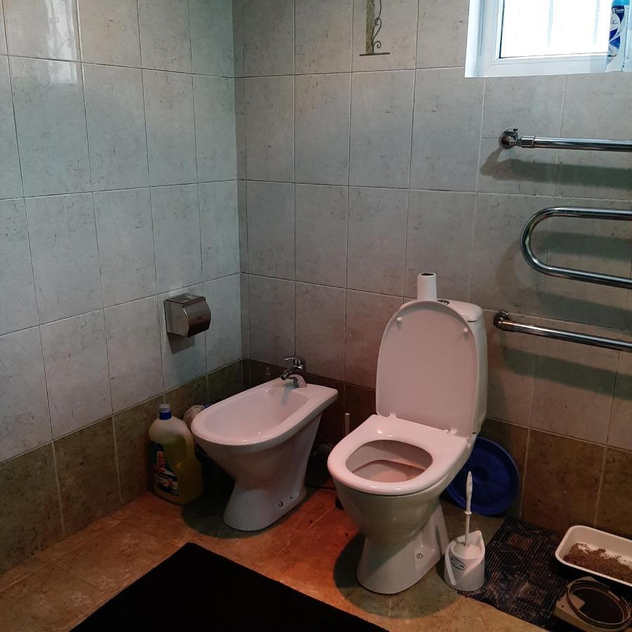 World Travelers Hostel Алматы Экстерьер фото
