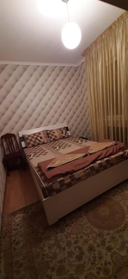 World Travelers Hostel Алматы Экстерьер фото