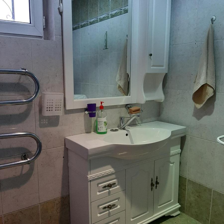 World Travelers Hostel Алматы Экстерьер фото